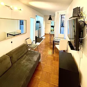 Apartment Stunning Two Bed Apt Hells Kitchen, New York