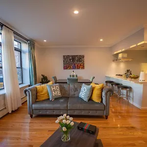 Apartment 4 Bed Luxury Apt Long Or Short, New York